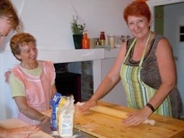 Rome_cooking_classes_in_the_kitchen_w_Lucia
